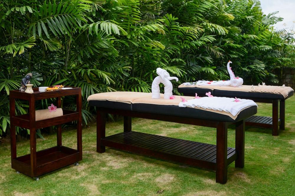 Purple Palms Resort & Spa Kushalnagar Exterior photo