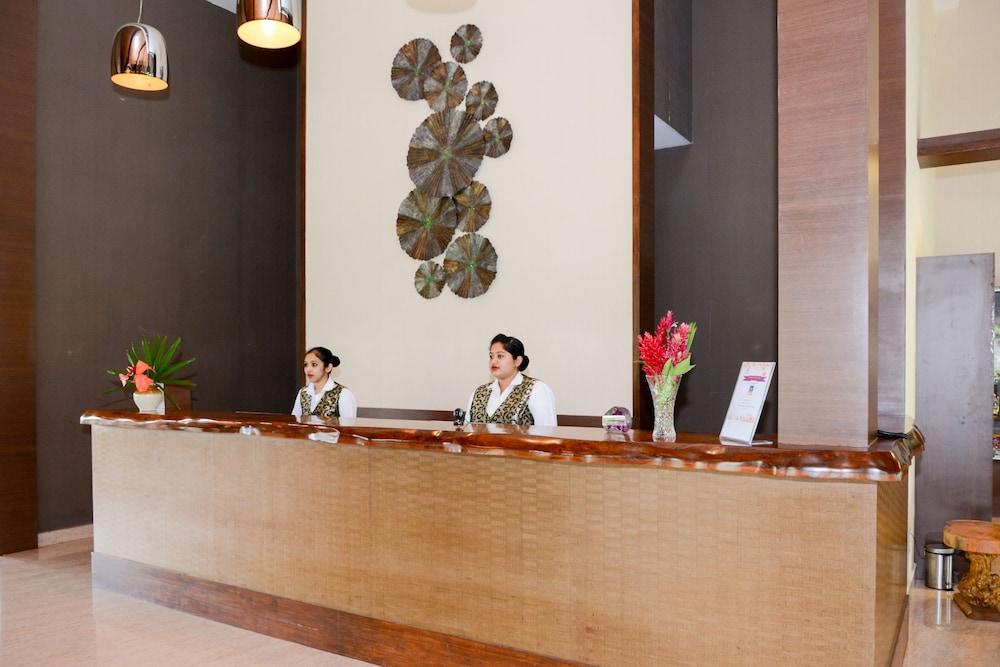 Purple Palms Resort & Spa Kushalnagar Exterior photo