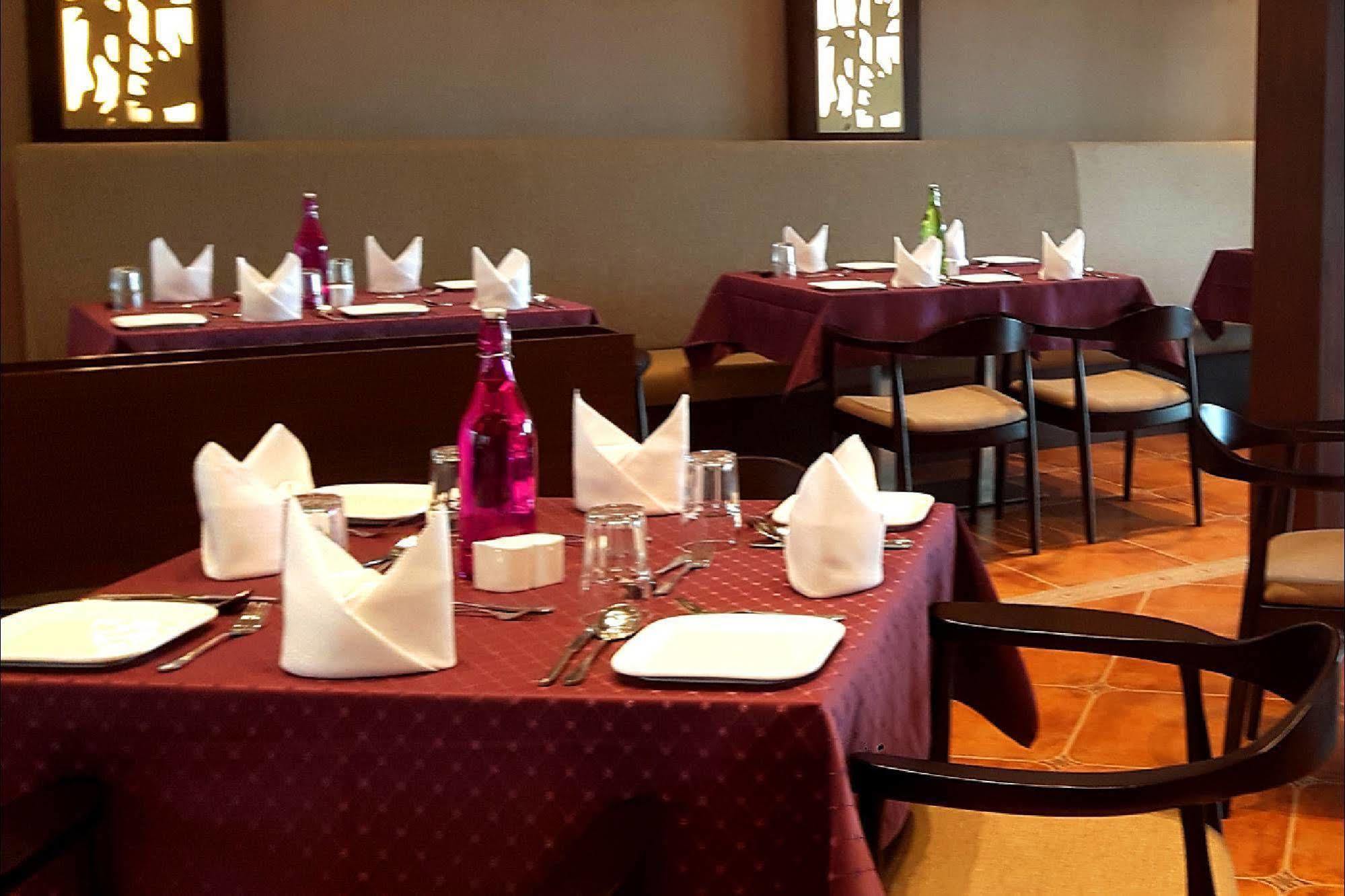 Purple Palms Resort & Spa Kushalnagar Exterior photo